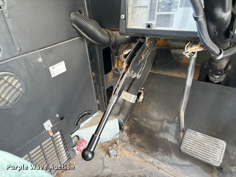 image for item FC1776 1994 International 3700 school bus