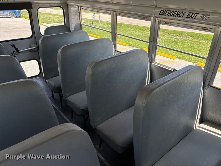 image for item FC1776 1994 International 3700 school bus