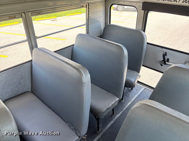 image for item FC1776 1994 International 3700 school bus