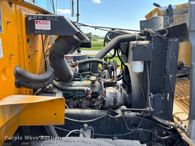 image for item FC1776 1994 International 3700 school bus