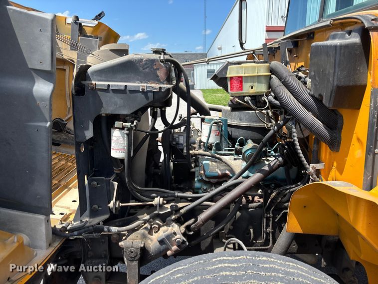 image for item FC1776 1994 International 3700 school bus