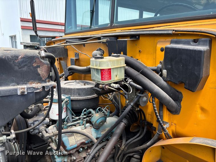 image for item FC1776 1994 International 3700 school bus