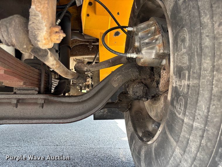 image for item FC1776 1994 International 3700 school bus