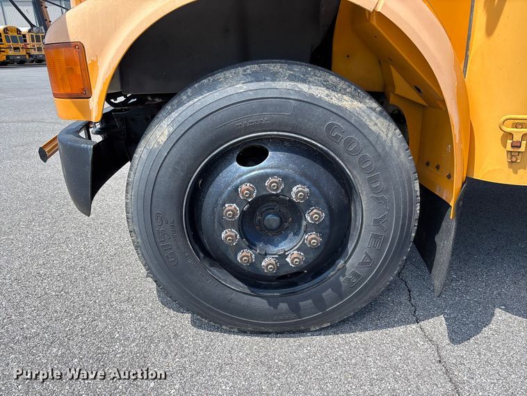 image for item FC1776 1994 International 3700 school bus