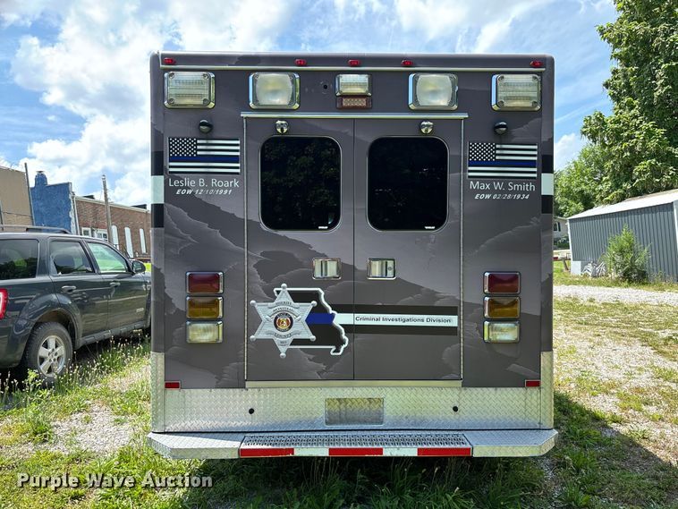 image for item FC1788 2006 GMC Savana ambulance
