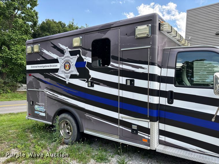 image for item FC1788 2006 GMC Savana ambulance