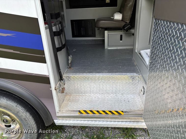 image for item FC1788 2006 GMC Savana ambulance