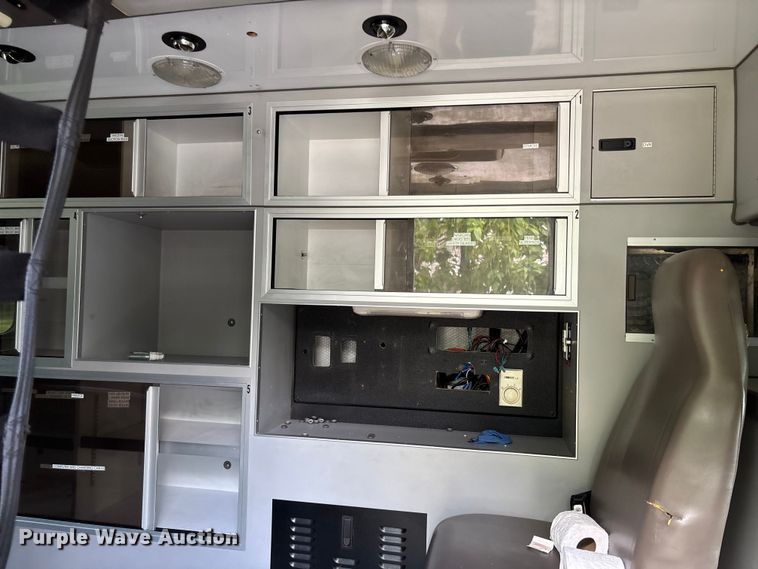 image for item FC1788 2006 GMC Savana ambulance