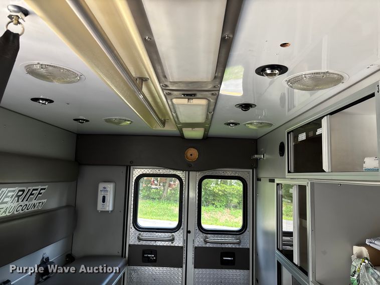image for item FC1788 2006 GMC Savana ambulance