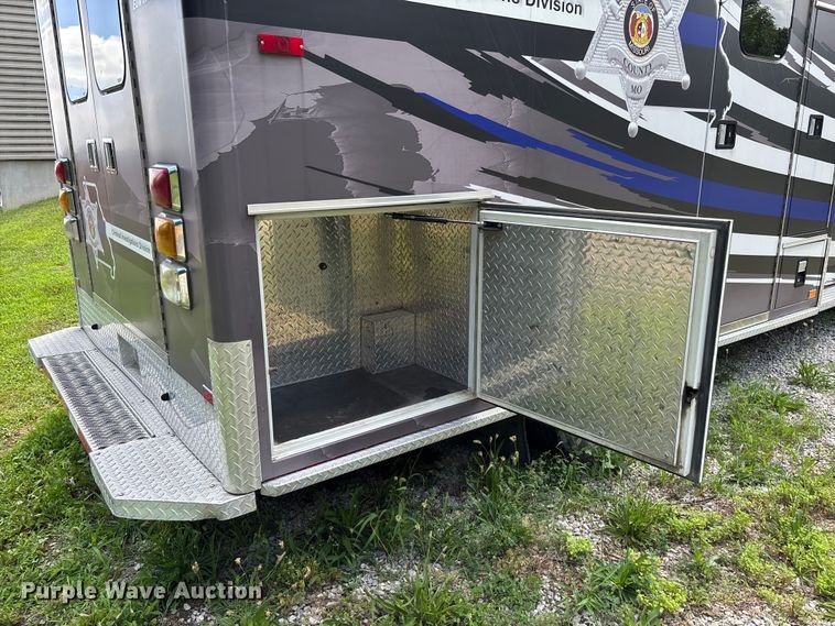 image for item FC1788 2006 GMC Savana ambulance