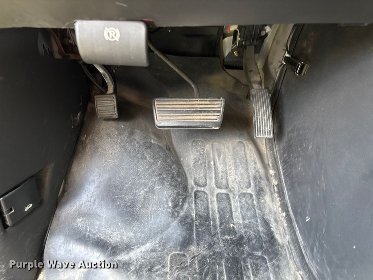 image for item FC1788 2006 GMC Savana ambulance