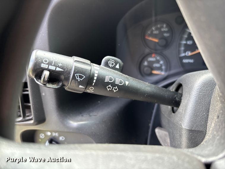 image for item FC1788 2006 GMC Savana ambulance