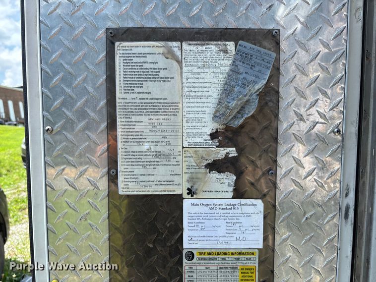 image for item FC1788 2006 GMC Savana ambulance