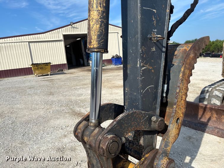 image for item FC1815 2014 John Deere 60G mini excavator