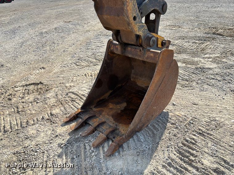 image for item FC1815 2014 John Deere 60G mini excavator