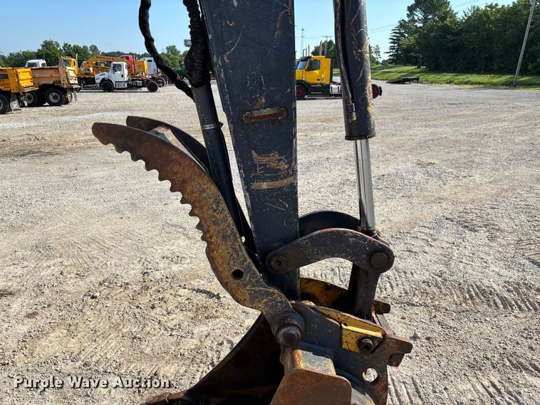 image for item FC1815 2014 John Deere 60G mini excavator