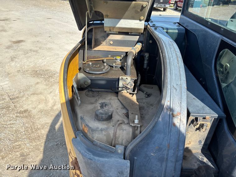 image for item FC1815 2014 John Deere 60G mini excavator
