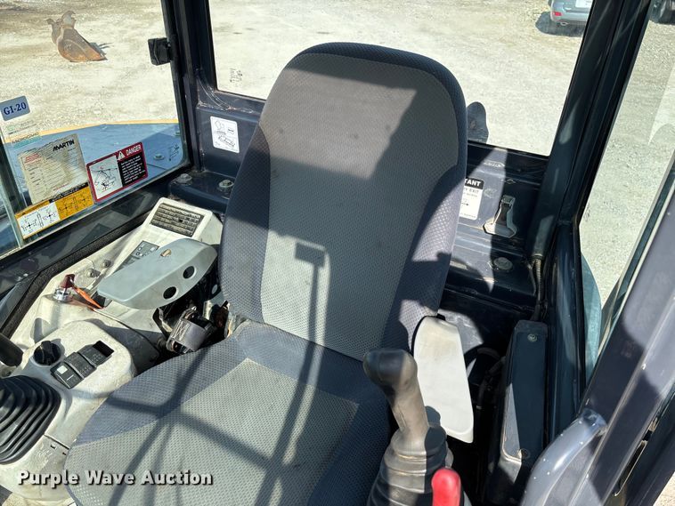 image for item FC1815 2014 John Deere 60G mini excavator