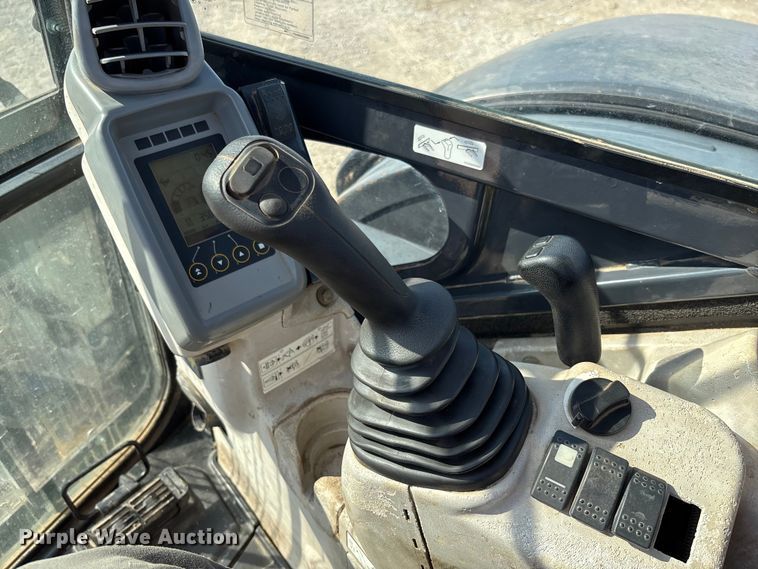 image for item FC1815 2014 John Deere 60G mini excavator