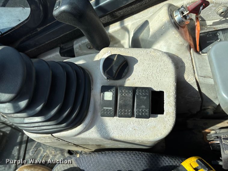 image for item FC1815 2014 John Deere 60G mini excavator