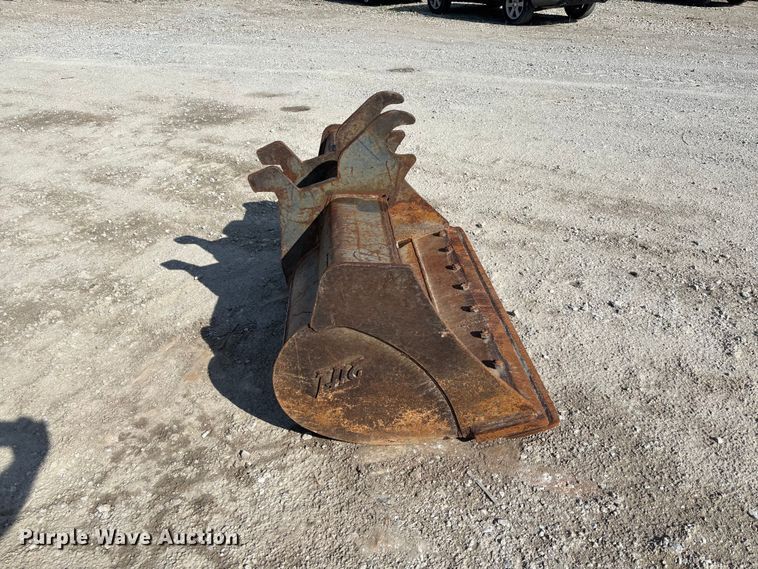 image for item FC1815 2014 John Deere 60G mini excavator