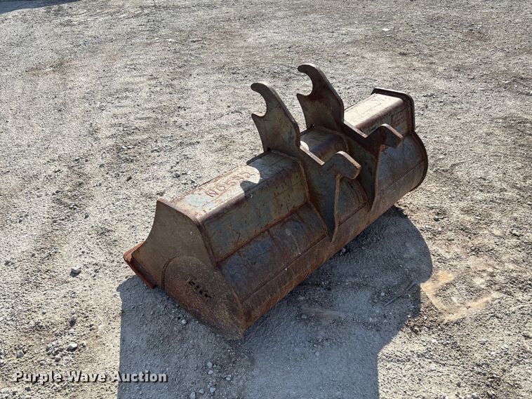 image for item FC1815 2014 John Deere 60G mini excavator