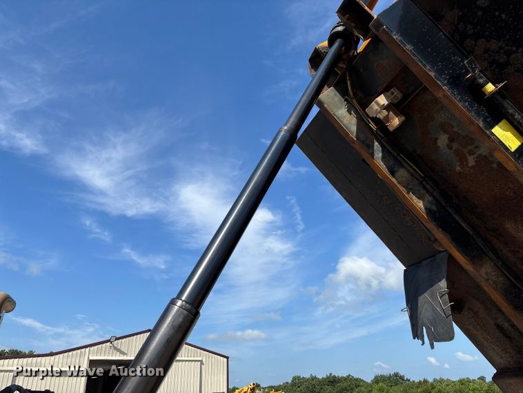 image for item FC1816 2013 International WorkStar 7500  dump truck