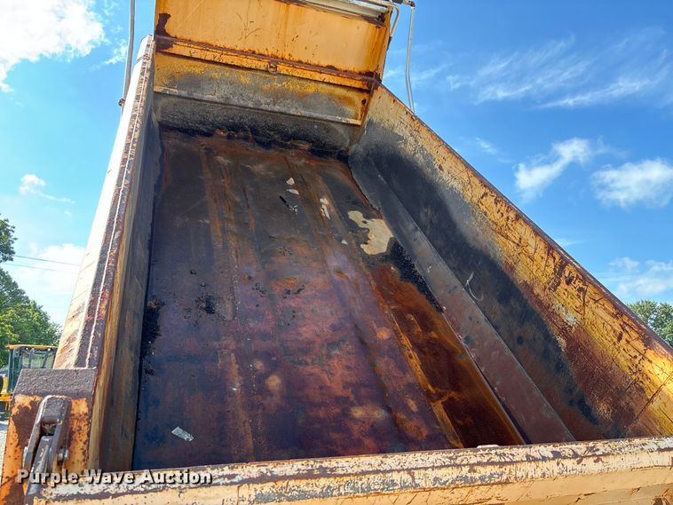 image for item FC1816 2013 International WorkStar 7500  dump truck