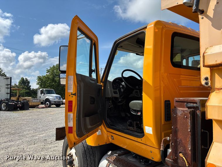 image for item FC1816 2013 International WorkStar 7500  dump truck