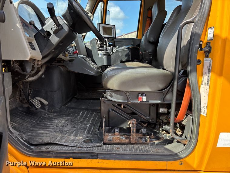 image for item FC1816 2013 International WorkStar 7500  dump truck