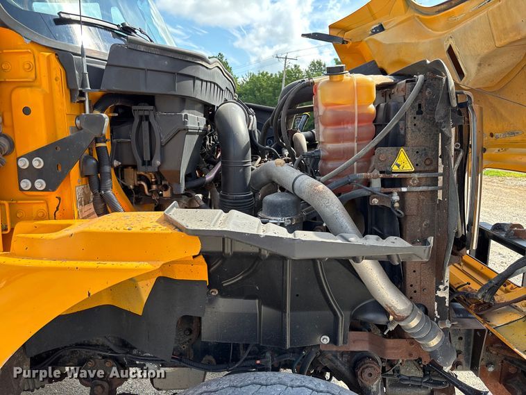 image for item FC1816 2013 International WorkStar 7500  dump truck