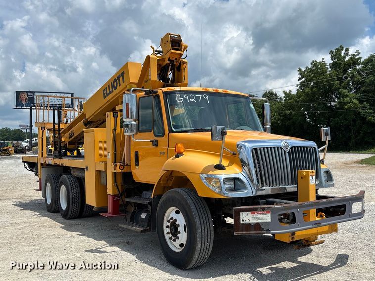 image for item FC1817 2007 International 7400 bucket truck