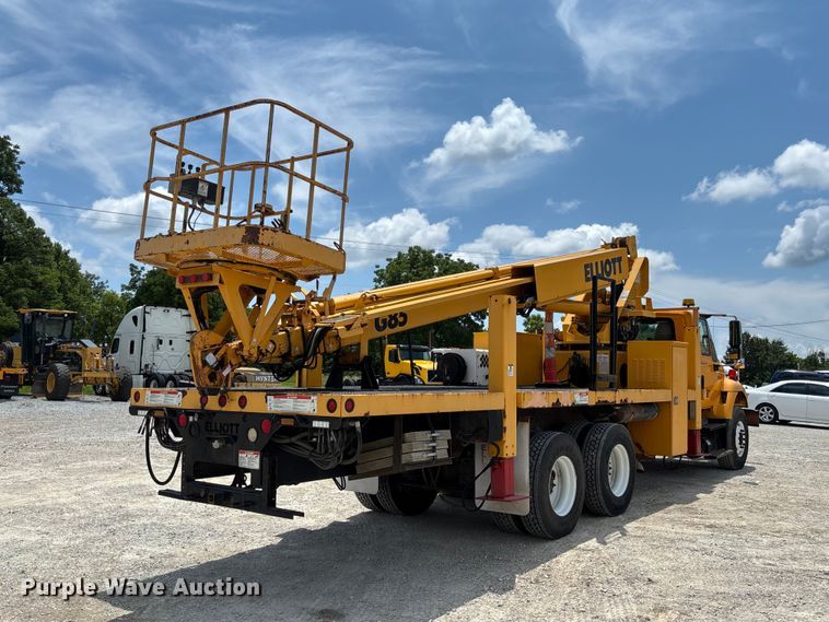 image for item FC1817 2007 International 7400 bucket truck