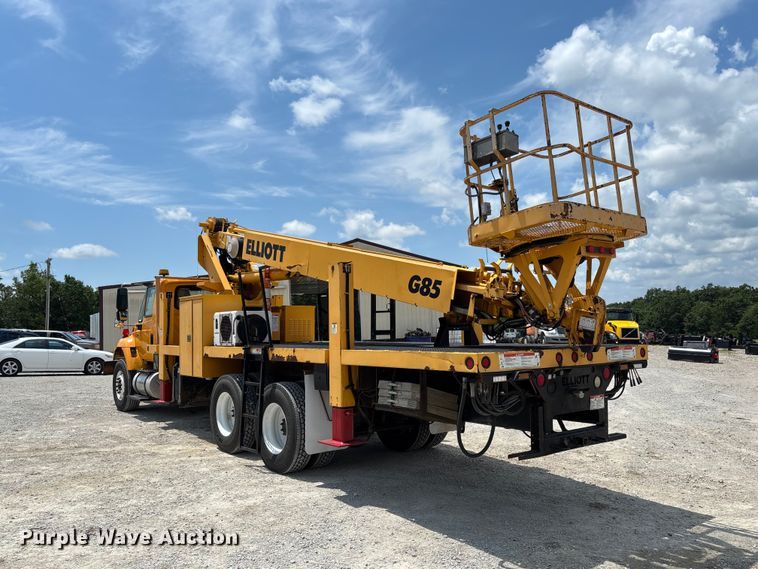 image for item FC1817 2007 International 7400 bucket truck