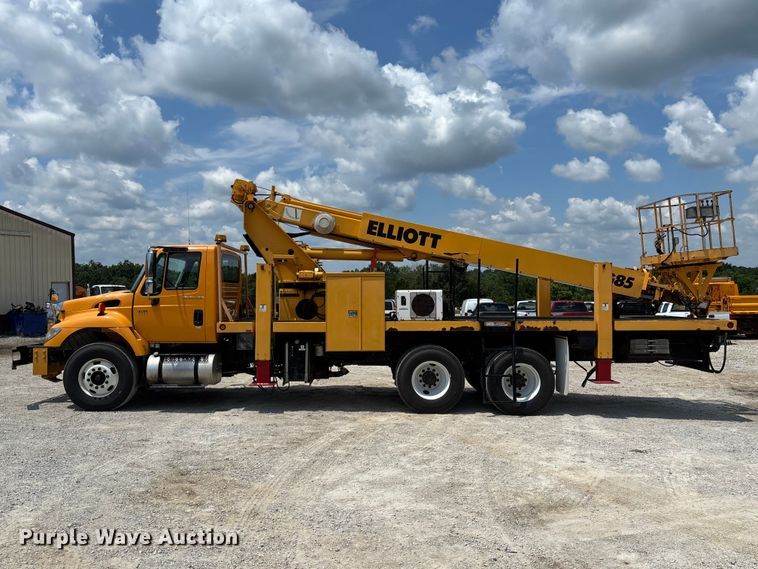image for item FC1817 2007 International 7400 bucket truck