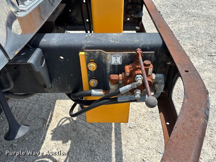 image for item FC1817 2007 International 7400 bucket truck