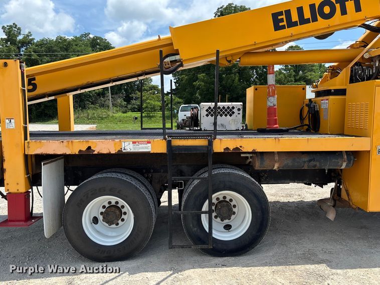 image for item FC1817 2007 International 7400 bucket truck