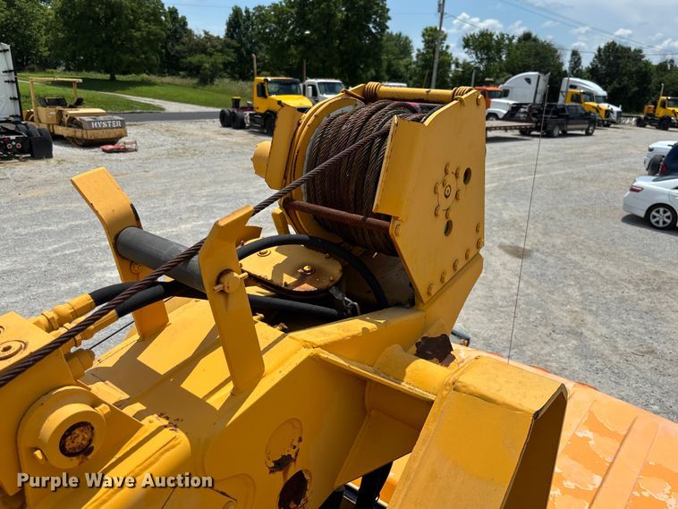 image for item FC1817 2007 International 7400 bucket truck