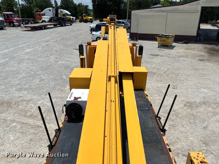 image for item FC1817 2007 International 7400 bucket truck