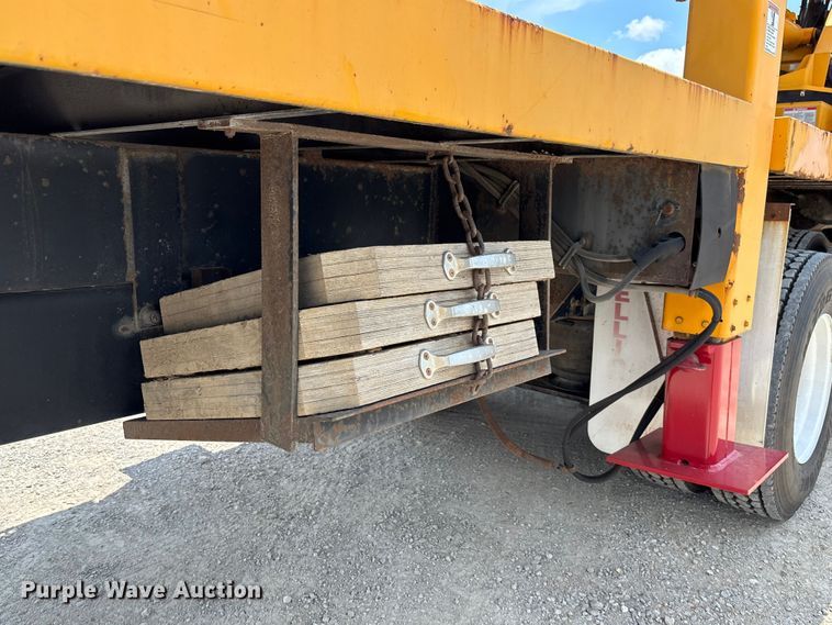 image for item FC1817 2007 International 7400 bucket truck