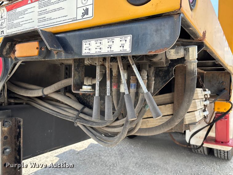 image for item FC1817 2007 International 7400 bucket truck