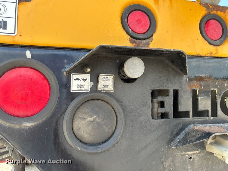 image for item FC1817 2007 International 7400 bucket truck