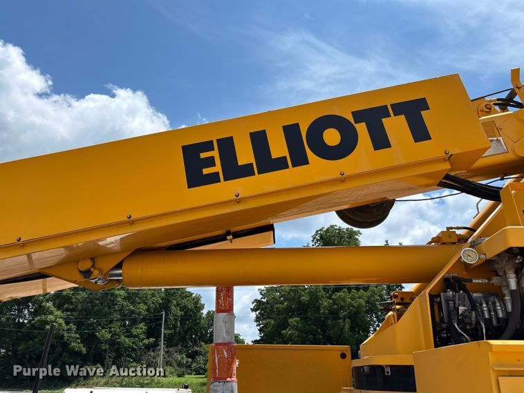 image for item FC1817 2007 International 7400 bucket truck