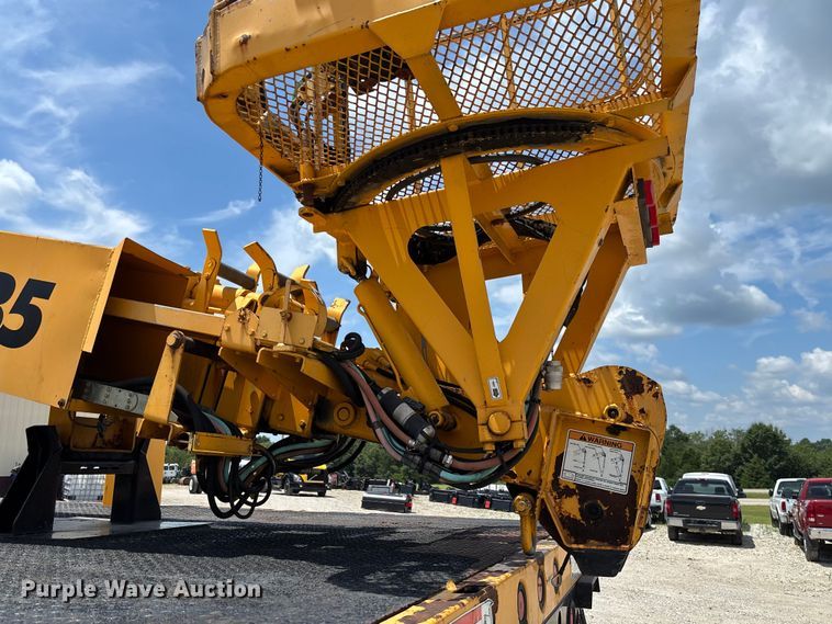 image for item FC1817 2007 International 7400 bucket truck