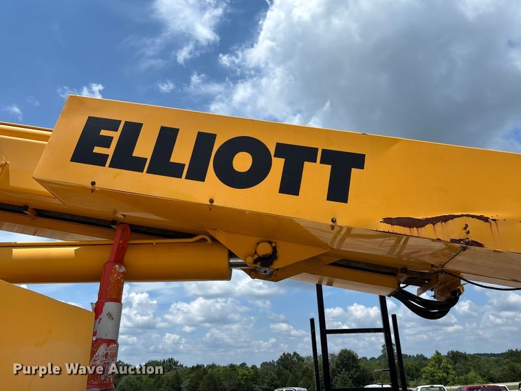 image for item FC1817 2007 International 7400 bucket truck