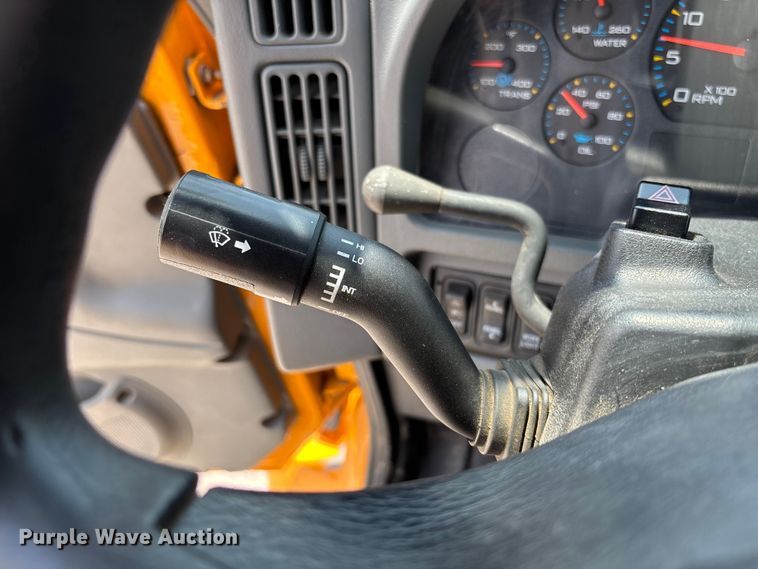 image for item FC1817 2007 International 7400 bucket truck