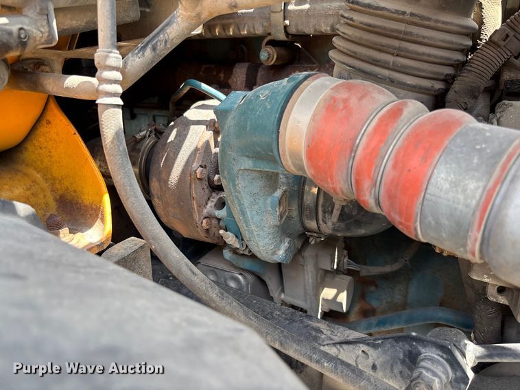 image for item FC1817 2007 International 7400 bucket truck