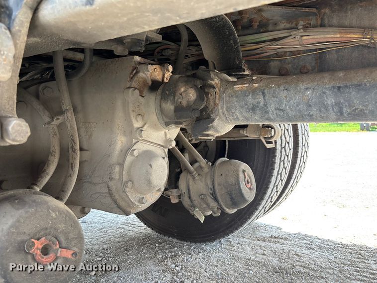 image for item FC1817 2007 International 7400 bucket truck