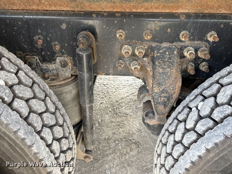 image for item FC1817 2007 International 7400 bucket truck