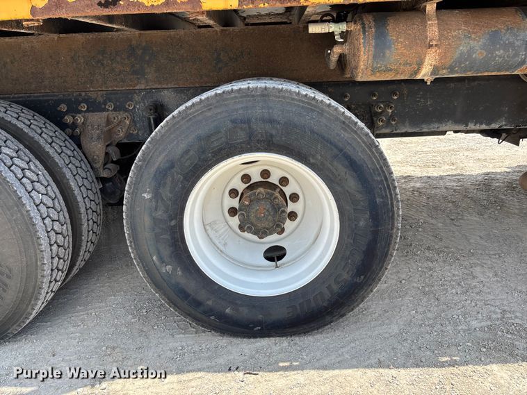 image for item FC1817 2007 International 7400 bucket truck
